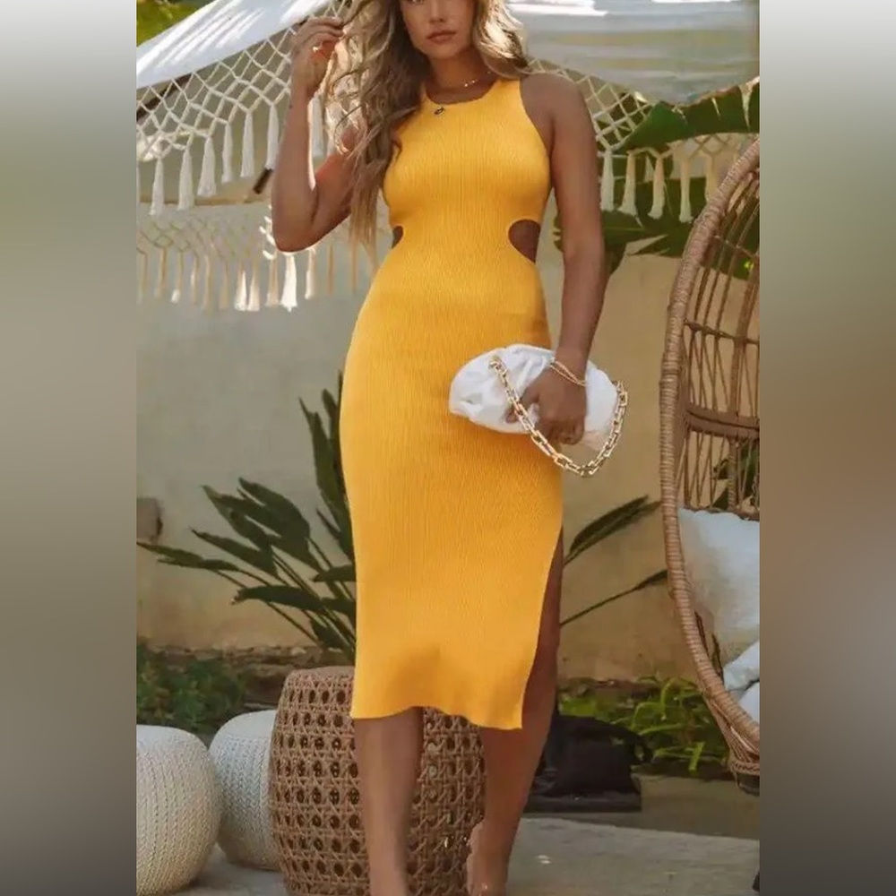 Ribbed Cut Out Midi Dress